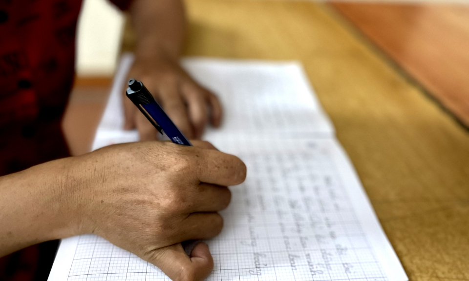 Tìm “con chữ” giữa trời đêm