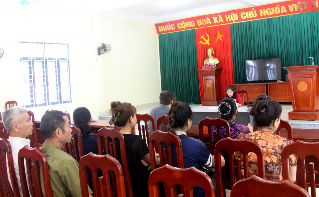 Ảnh với chú thích