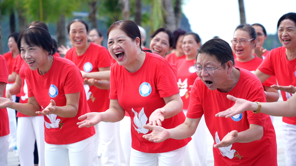 Các CLB Yoga Cười hưởng ứng Ngày Quốc tế Yoga 21/6 - Báo Quảng Ninh điện tử