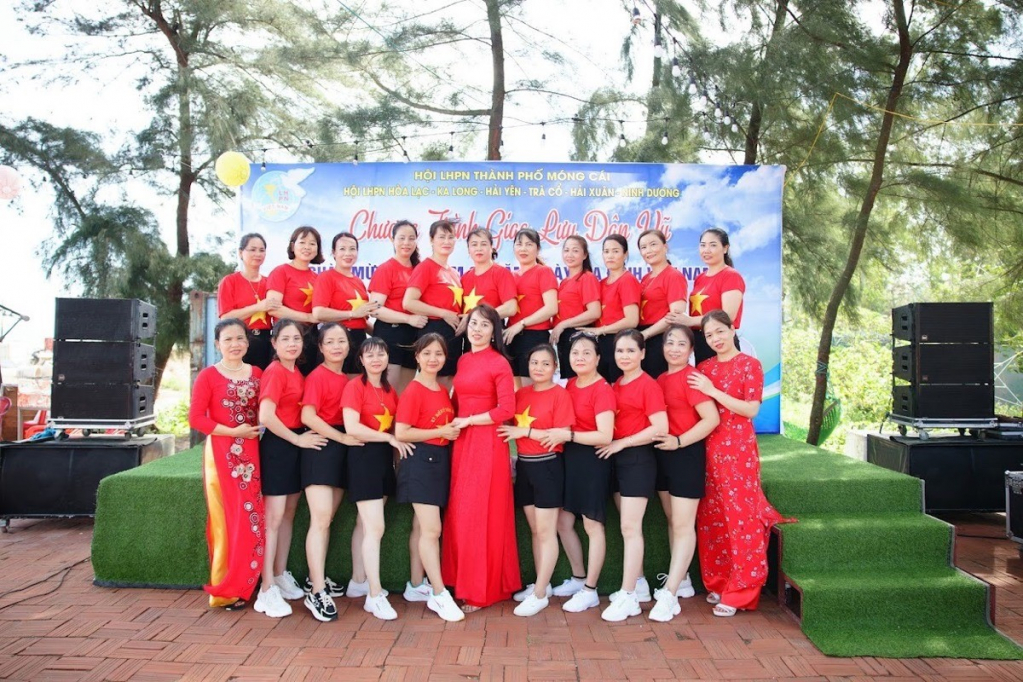 Hội LHPN TP Móng Cái tổ chức chương trình giao lưu dân vũ nhân kỷ niệm Ngày Gia đình Việt Nam 28/6.