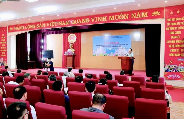 Quang cảnh hội nghị.