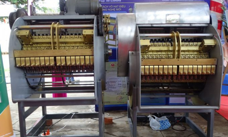 Người Việt chế tạo máy tách vỏ hạt điều năng suất gấp đôi
