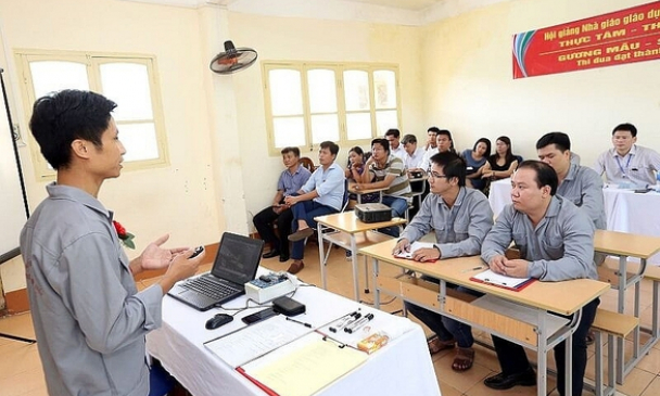 Sẽ sửa quy định về trình độ tin học, ngoại ngữ trong tiêu chuẩn giáo viên dạy nghề