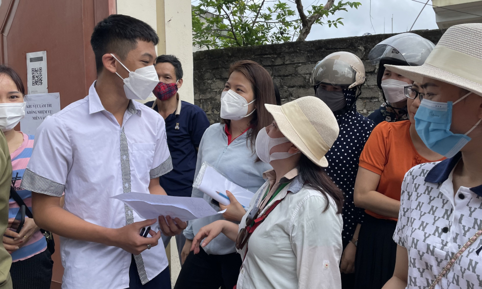 Ngày thi đầu tiên diễn ra nghiêm túc, an toàn