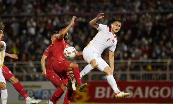 Việt Nam beat Afghanistan 2-0 in bracing victory