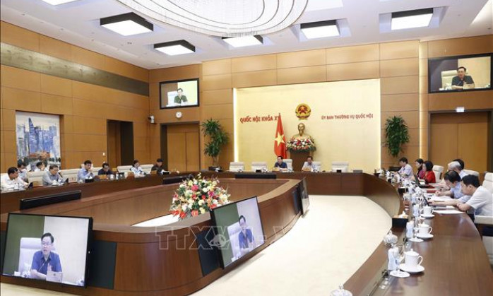 Ủy ban Thường vụ Quốc hội cho ý kiến về triển khai gói hỗ trợ phục hồi và phát triển kinh tế-xã hội