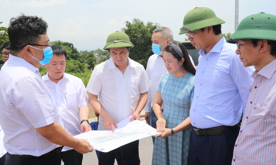 Chủ tịch UBND tỉnh Nguyễn Tường Văn kiểm tra công tác quy hoạch nhà ở công nhân KCN Texhong Hải Hà