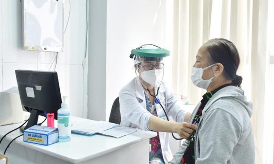 Sáng 6/6: F0 nặng đang điều trị bằng 1/100 giai đoạn cao điểm; Cấp độ dịch COVID-19 mới nhất thế nào?