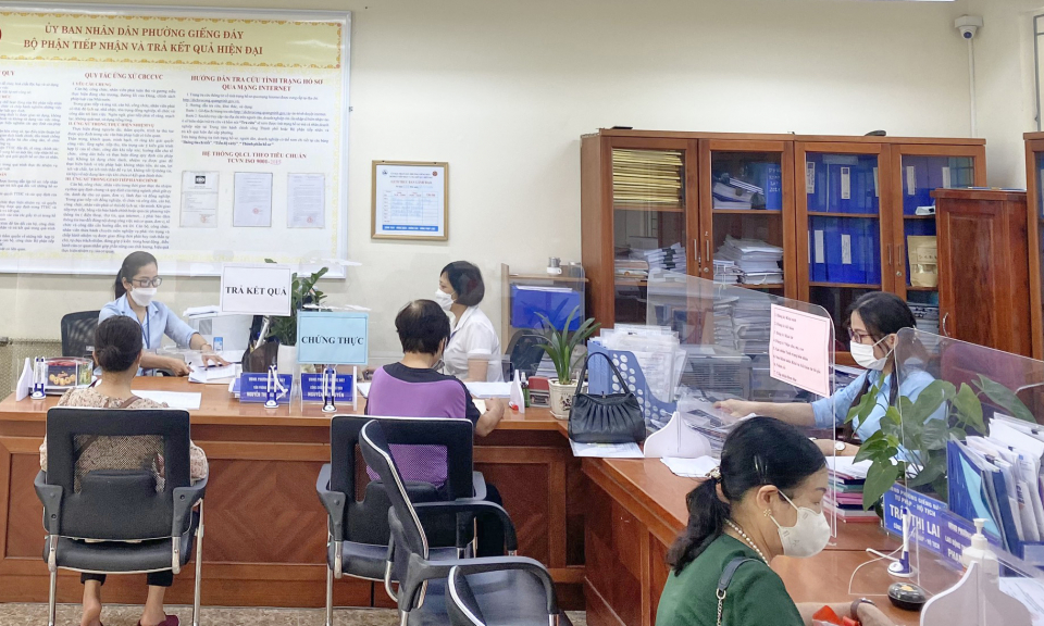 Nâng cao năng lực hoạt động của bộ phận tiếp nhận và trả kết quả hiện đại cấp xã