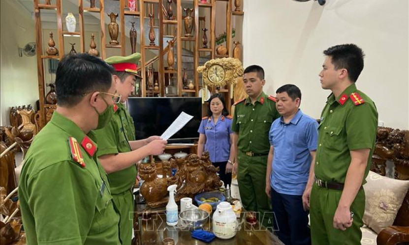 Bắt tạm giam Trưởng Khoa Dược, Bệnh viện Đa khoa tỉnh Sơn La