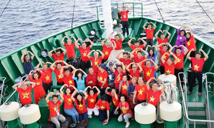 Overseas Vietnamese touched by visit to Trường Sa Archipelago