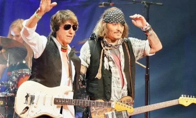 Johnny Depp gây sốt khi lập tài khoản TikTok