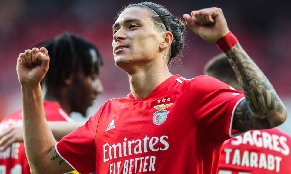 Liverpool chính thức ra giá 100 triệu, cuỗm HĐ chủ chốt của M.U