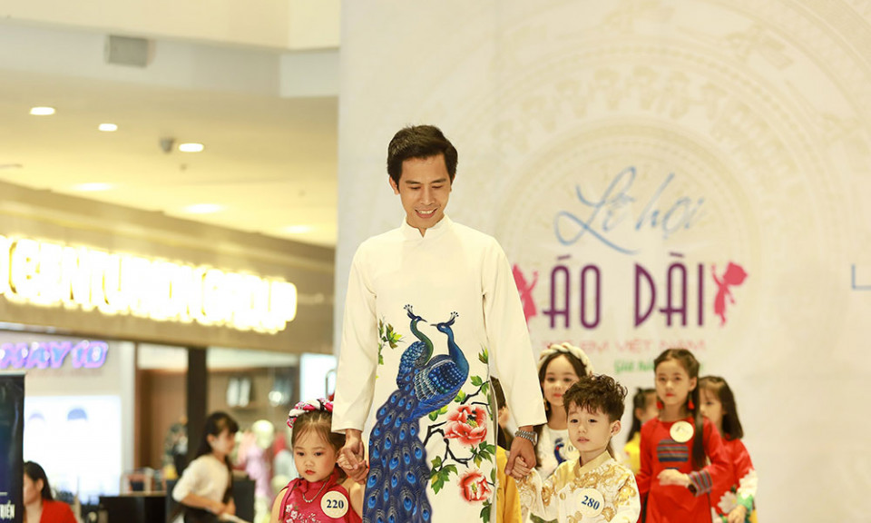 Lễ hội áo dài đầu tiên dành cho trẻ em