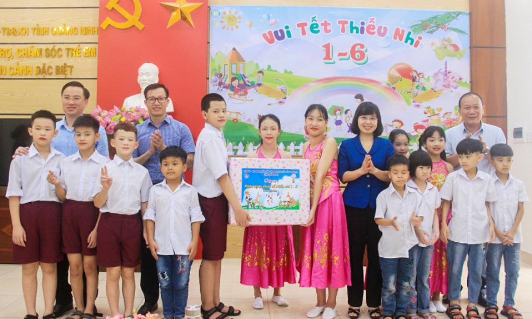 Chăm lo cho người yếu thế