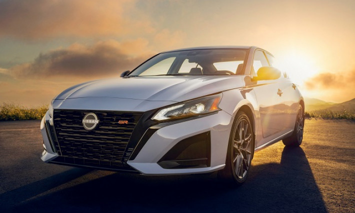 Nissan ra mắt mẫu sedan mới tuyệt đẹp, đòi 'lật đổ' Toyota Camry bằng loạt trang bị đỉnh cao