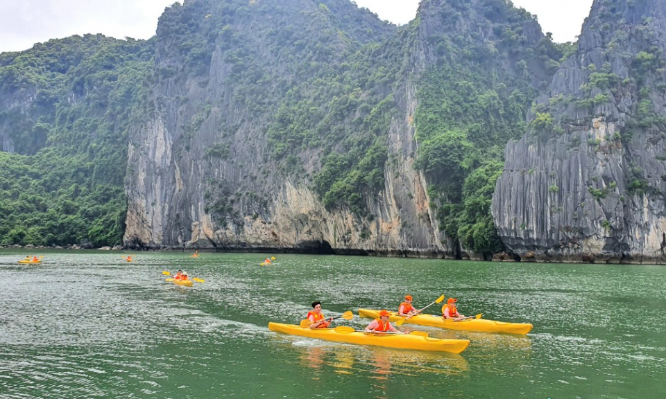 Khi du lịch trở lại