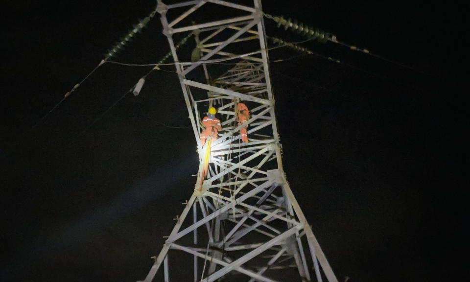 Trắng đêm đảm bảo an toàn cho đường dây 110kV 