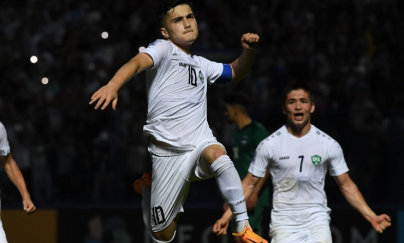 Thủ môn đánh người bị đuổi, U23 Uzbekistan vào bán kết bằng kịch bản khó tin