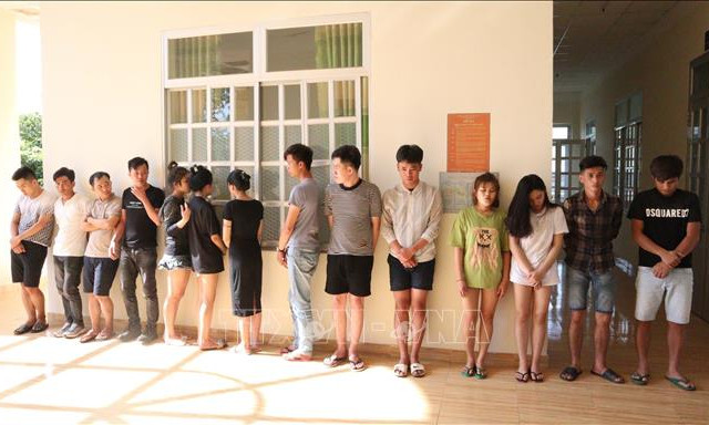 Bắt quả tang hàng chục đối tượng dùng ma túy tập thể