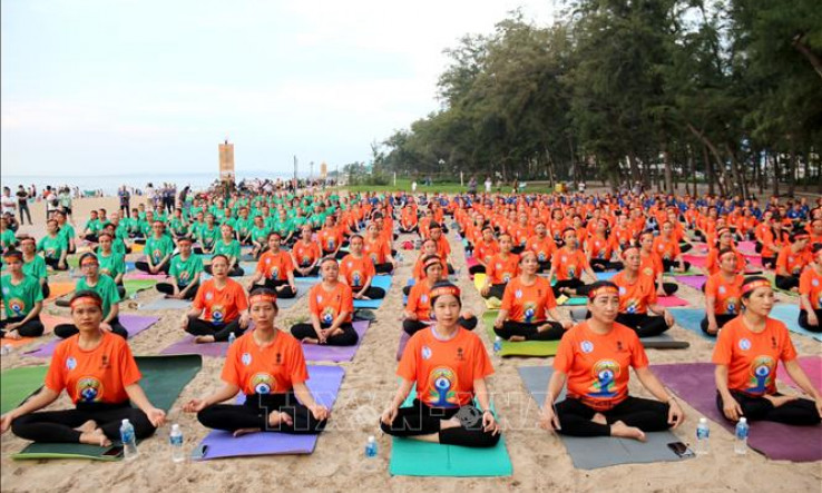 Trên 500 người đồng diễn Yoga tại Ngày quốc tế Yoga lần thứ 8