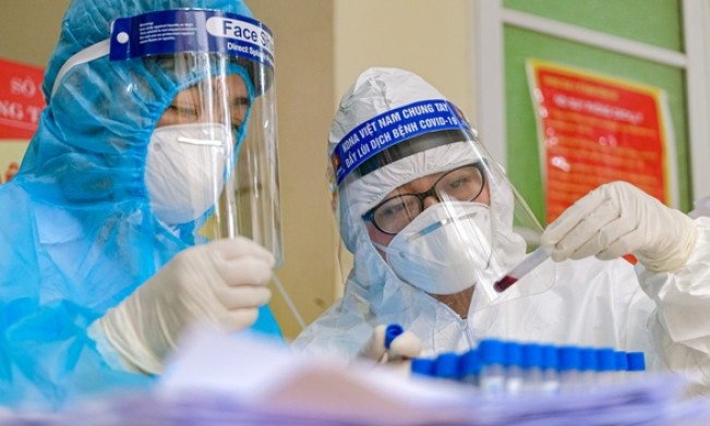 Sáng 13/6: Ca COVID-19 nặng bằng 1/150 lúc cao điểm