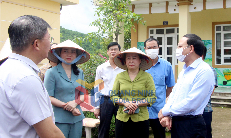 Bí thư Tỉnh ủy Nguyễn Xuân Ký đi kiểm tra thực tế tại huyện Đầm Hà về việc triển khai Nghị quyết số 06-NQ/TU ngày 7/5/2021 của Ban Chấp hành Đảng bộ tỉnh, tháng 6-2022