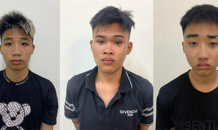 Tra tay vào còng sau khi cướp giật bất thành chiếc điện thoại của 2 người phụ nữ