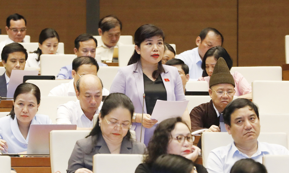 Quốc hội thảo luận thông qua Nghị quyết về Chương trình xây dựng luật, pháp lệnh năm 2023