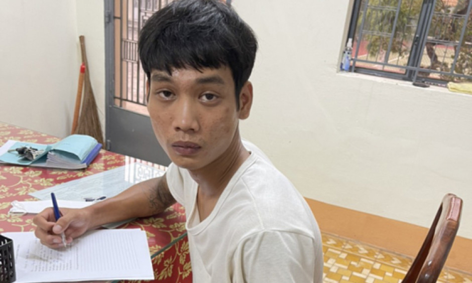 Tạm giữ nghi can cướp giật tài sản
