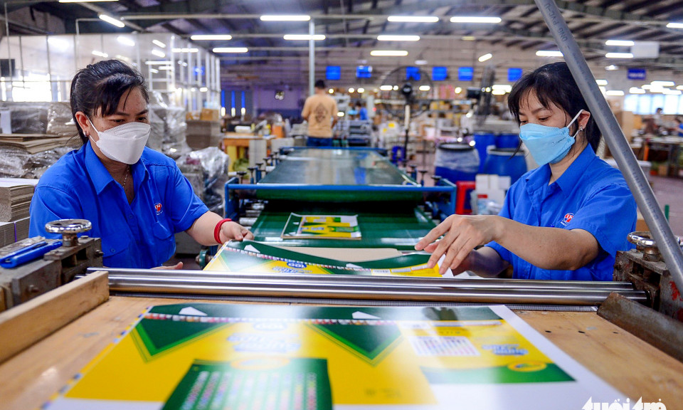 Vietnam raises minimum wage for workers by six percent