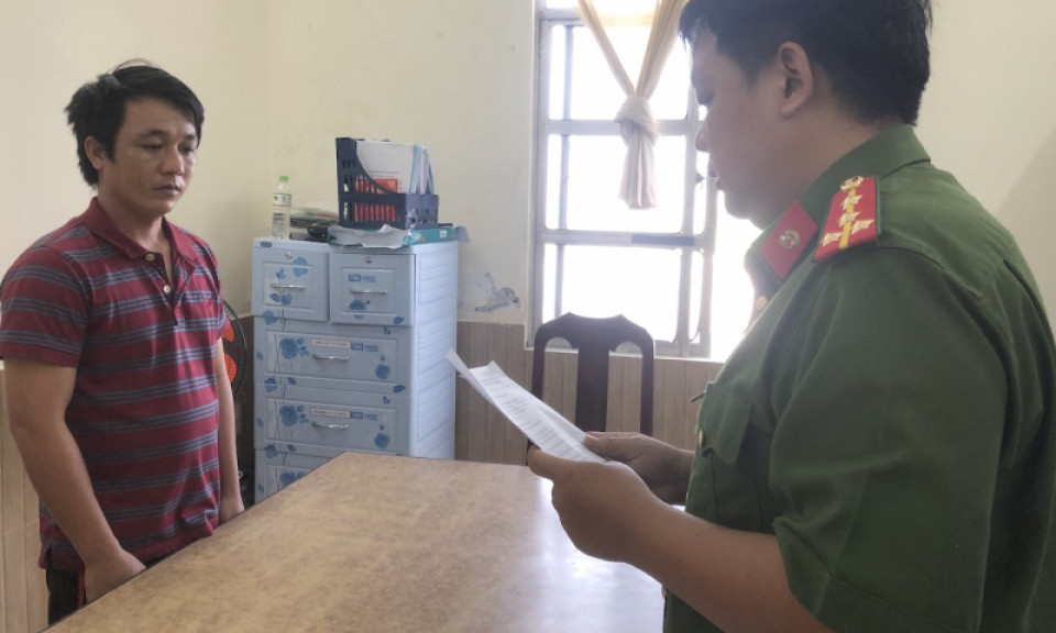 Làm giả sổ đỏ rồi mang đi cầm cố