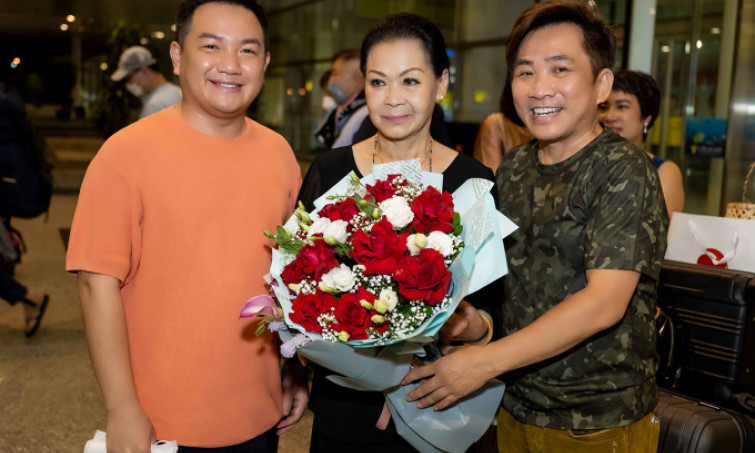 Khánh Ly về nước làm tour diễn cuối