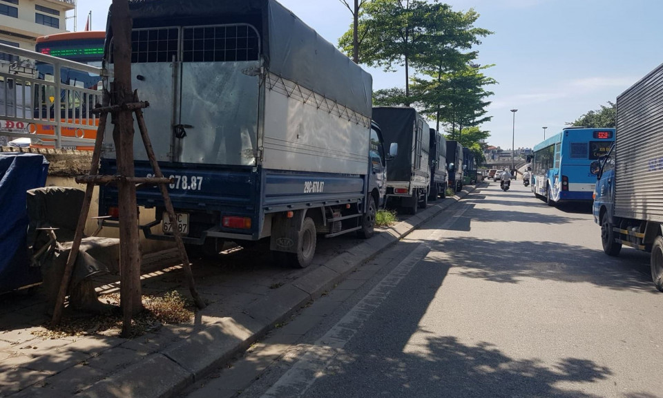 'Cực chẳng đã' phải tăng cước vì giá xăng, doanh nghiệp vận tải vẫn 'điêu đứng'