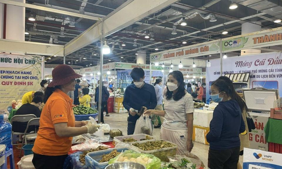 Từng bước phục hồi dịch vụ, du lịch