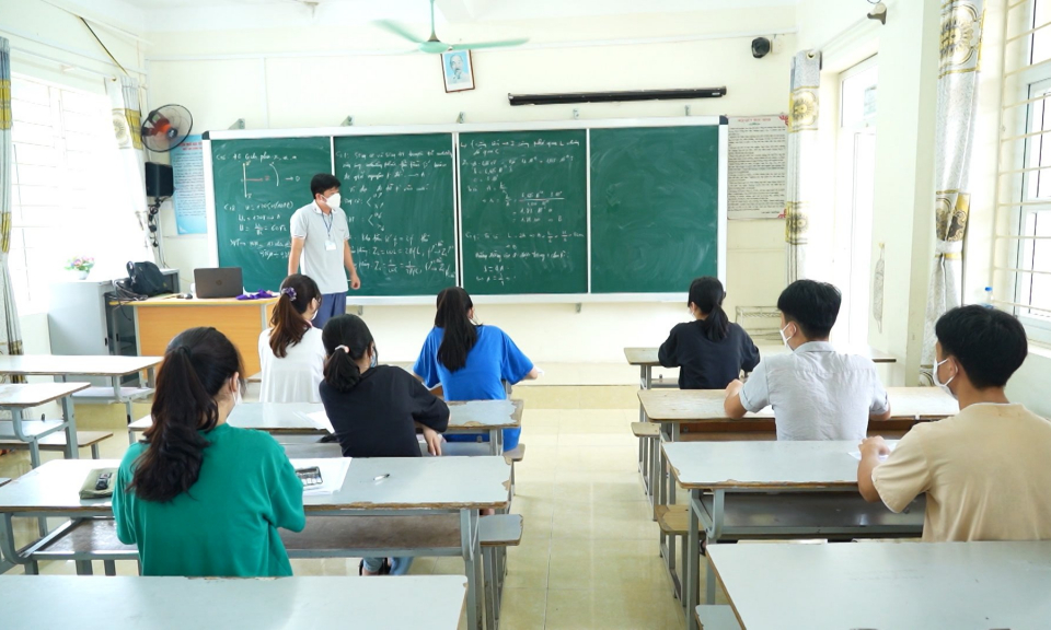 Kỳ thi tốt nghiệp THPT năm 2022: Học sinh miền núi tăng tốc ôn tập giai đoạn nước rút