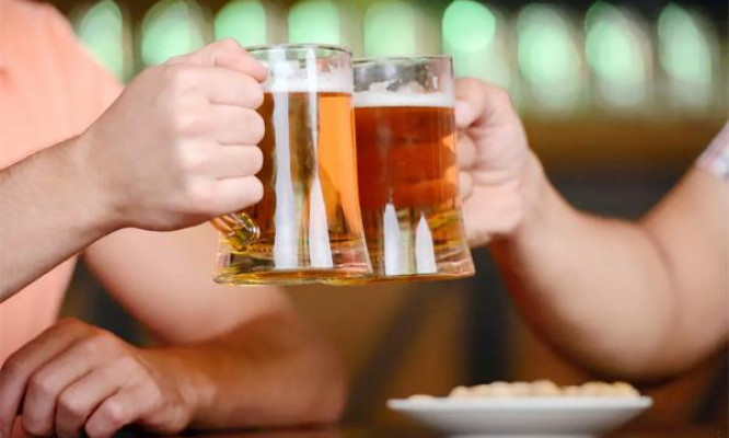 Uống một chai bia mỗi ngày tốt cho sức khỏe