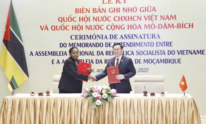 Vietnamese, Mozambican top legislators hold talks