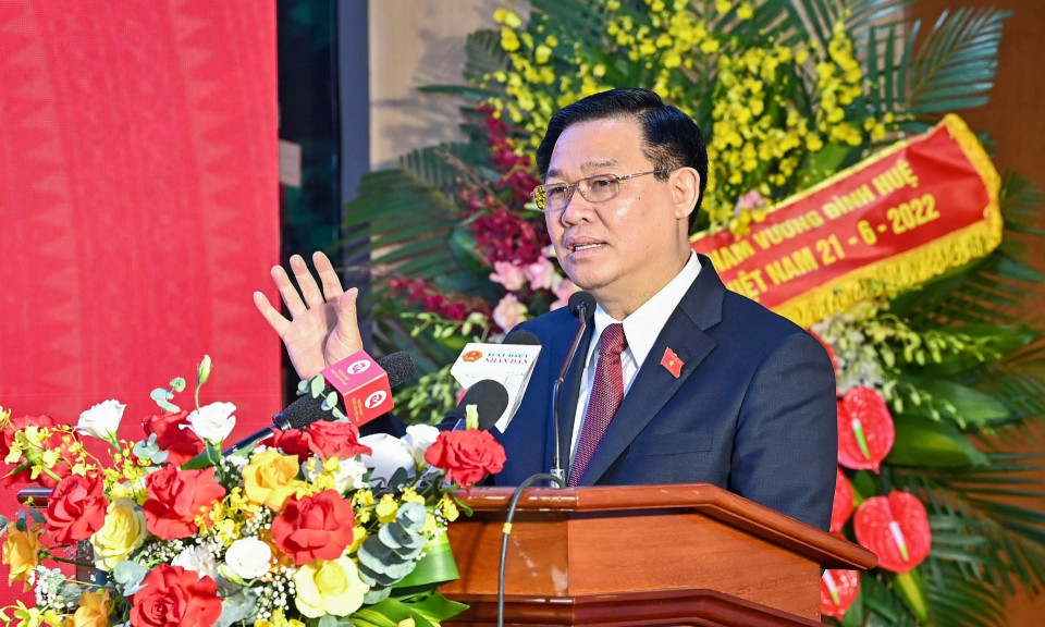 Cầu nối tin cậy giữa Quốc hội với cử tri và Nhân dân
