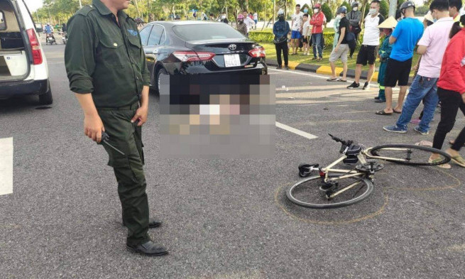 Va chạm ô tô con, người đàn ông đạp xe trong khu công nghiệp VSIP tử vong