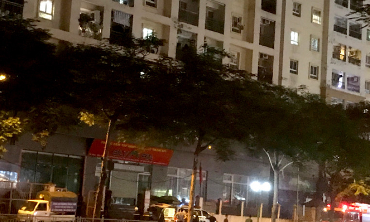 Người đàn ông tử vong trên hàng rào chung cư