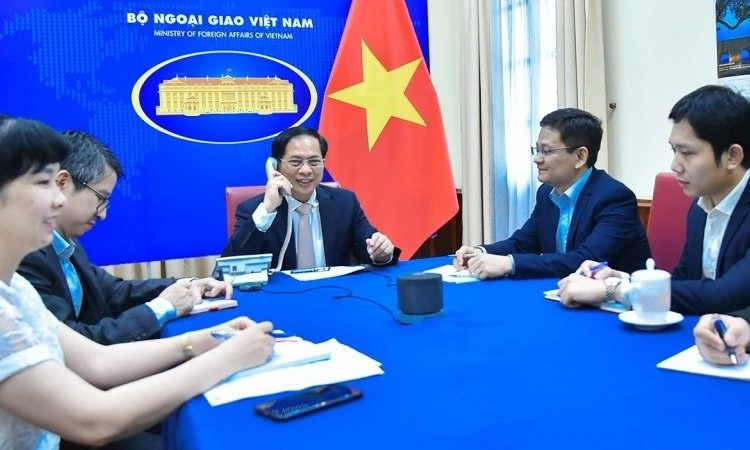 Vietnam forges multi-faceted cooperation with Oman, UAE
