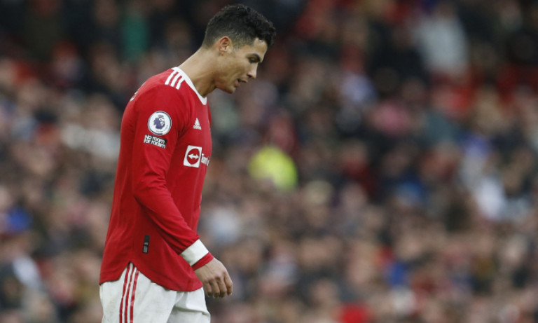 Man Utd ngăn Ronaldo ra đi