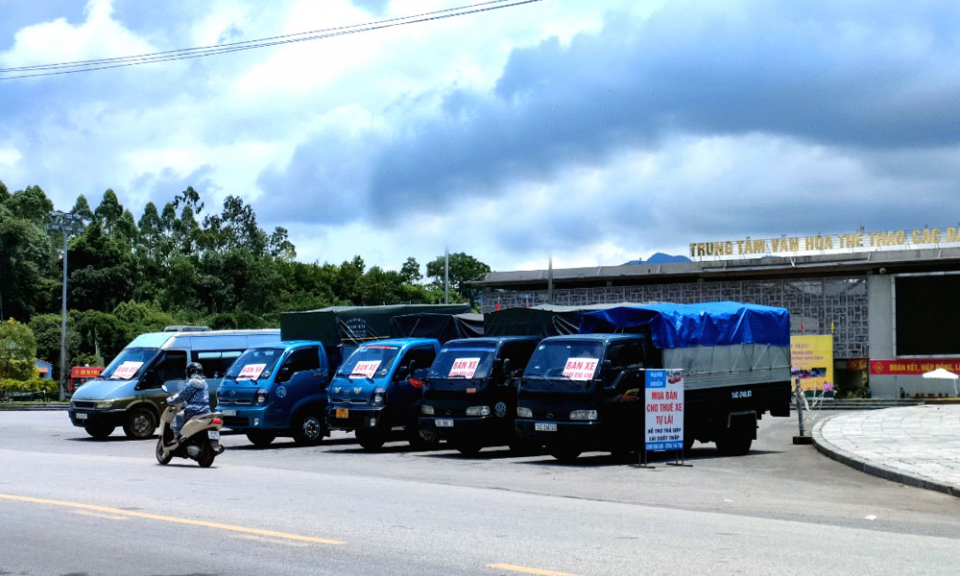 Xăng, dầu tăng giá, nỗi lo không của riêng ai