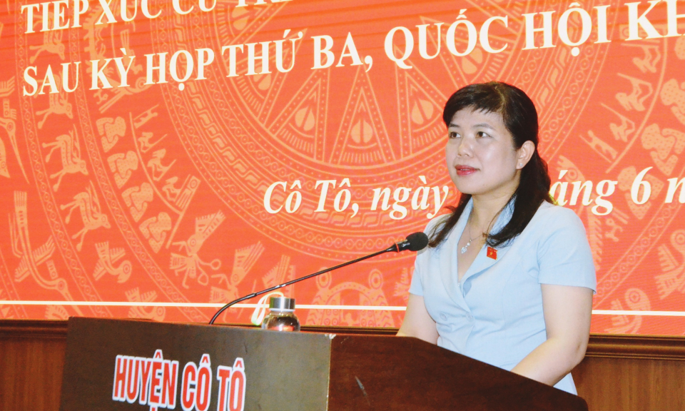 Đại biểu Quốc hội Nguyễn Thị Thu Hà tiếp xúc cử tri huyện Vân Đồn, Cô Tô