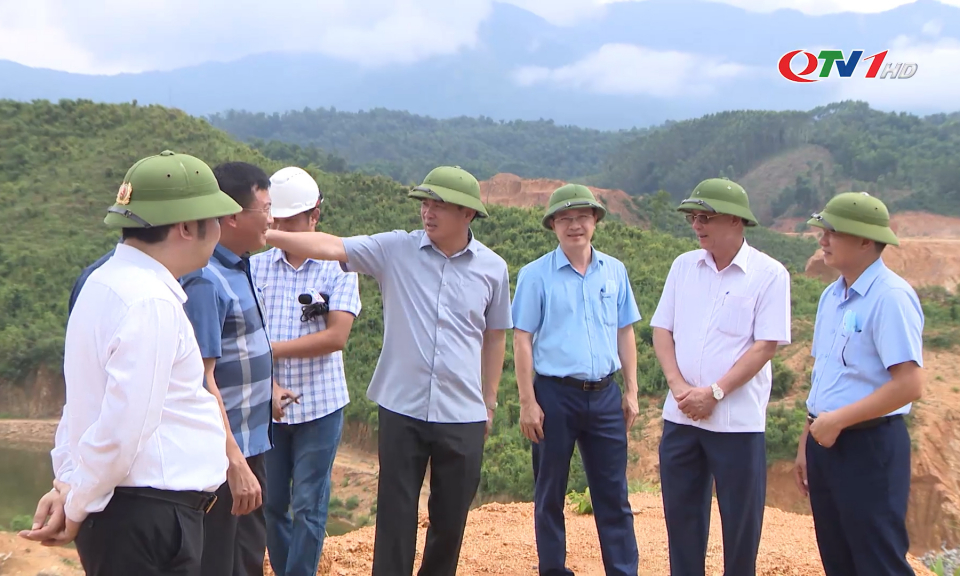 Phó Bí thư Thường trực Tỉnh ủy kiểm tra các công trình phòng, chống lụt bão trên địa bàn Cẩm Phả