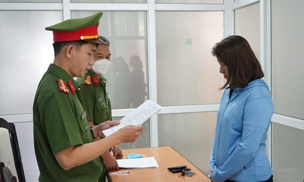 Bắt nguyên giám đốc công ty bất động sản lừa đảo