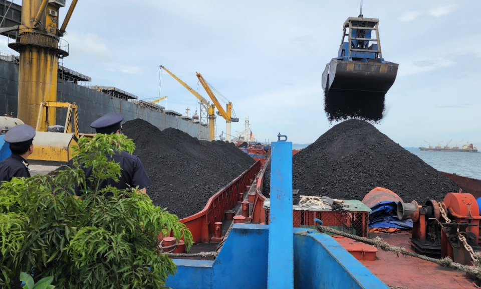 Khởi sắc trong hoạt động xuất nhập khẩu
