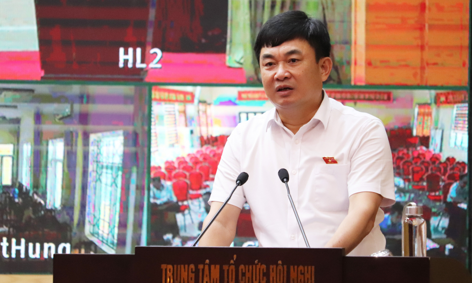 Phó Bí thư Thường trực Tỉnh ủy Ngô Hoàng Ngân tiếp xúc cử tri TP Hạ Long