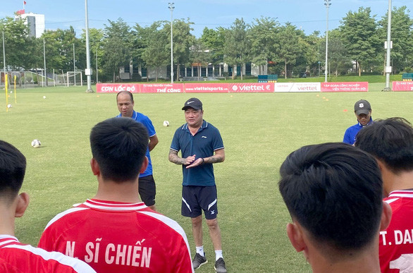 HLV Trương Việt Hoàng trở lại dẫn dắt câu lạc bộ Viettel tại V-League - Ảnh 1.